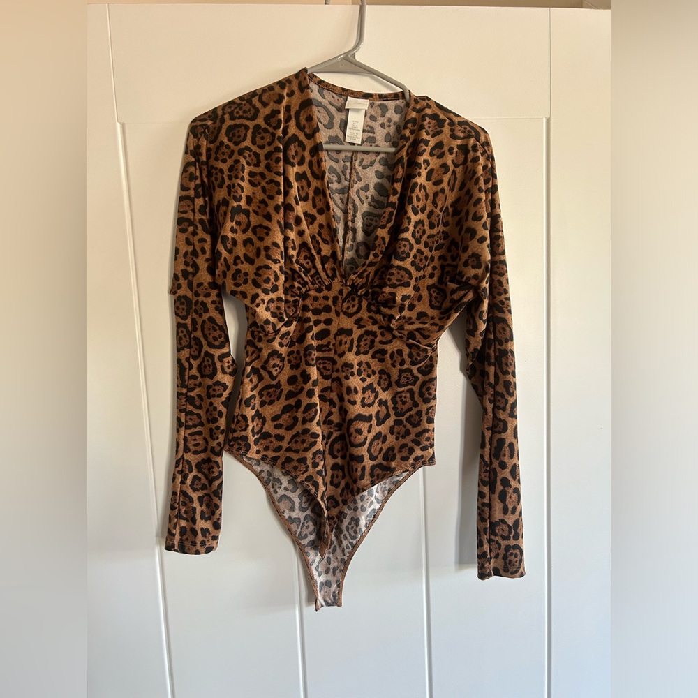 H&M Animal Print Long Sleeved Bodysuit Size S